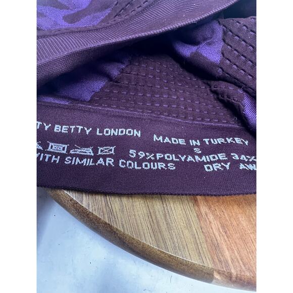 Sweaty Betty Stamina Racer Back Camo Medium Impact Workout Sports Bra Small - Picture 6 of 6